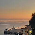 Peter's Sea House هيماري