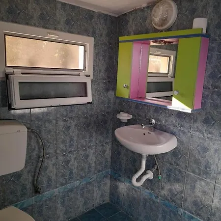 Peter's Sea House Himare